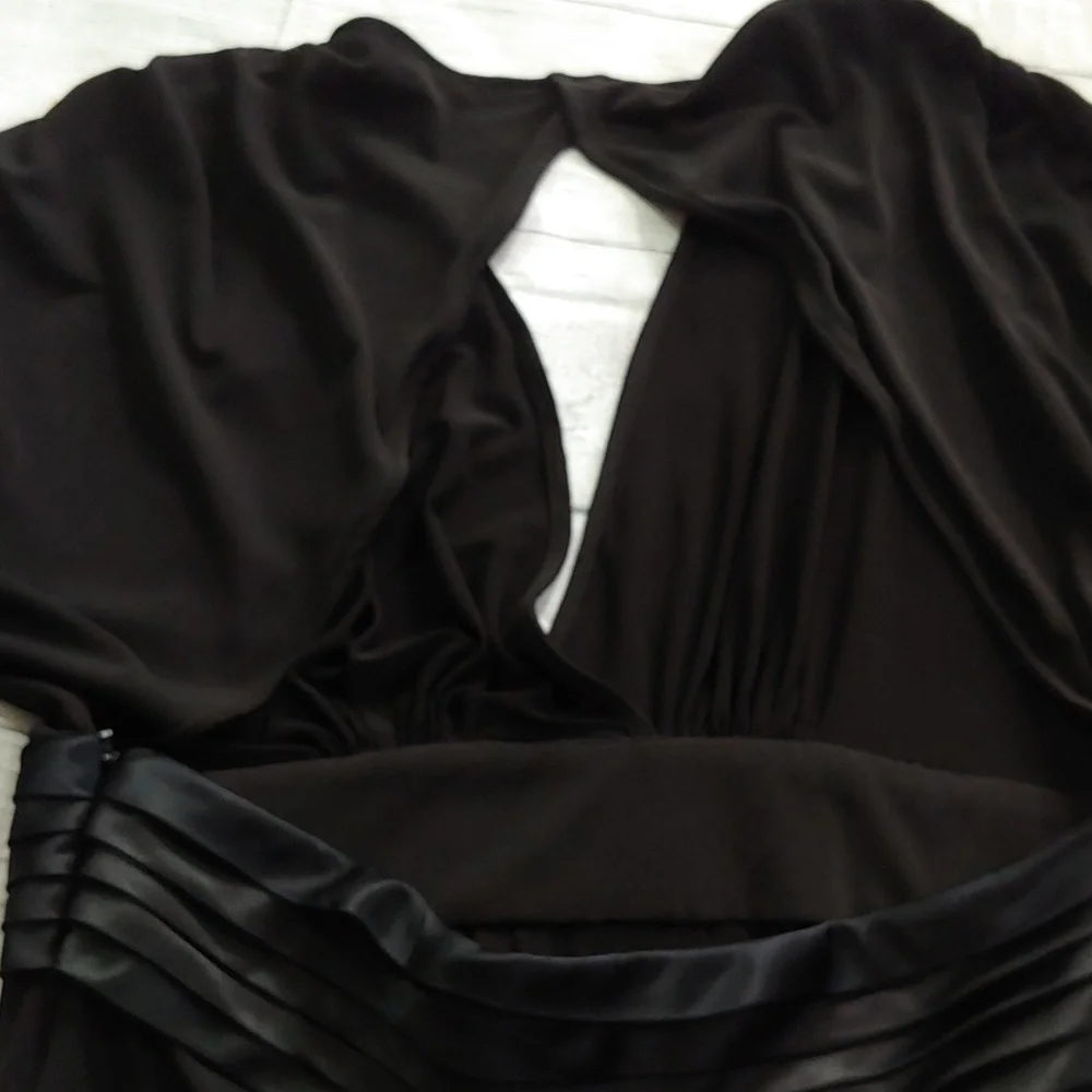Sue Wong Black Ruched Sleeve Open Back Cocktail Dress - Picture 9 of 12